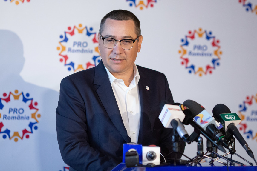 Victor Ponta spune că şi-a ascultat convorbirile în înregistrările făcute de DNA, în perioada noiembrie-decembrie 2015, după ce a demisionat, când a avut mandat de ascultare: A fost emoţionant, trei sferturi erau convorbiri cu copiii mei