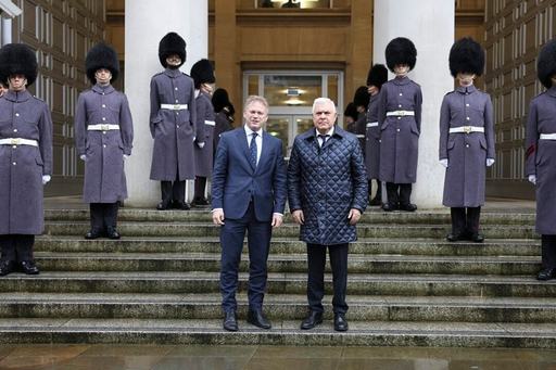 Angel Tîlvăr, ministrul Apărării, întâlnire la Londra cu omologul britanic, Grant Shapps / Discuţii despre dezvoltarea parteneriatului strategic, situaţia de securitate de la Marea Neagră, războiul de agresiune al Federaţiei Ruse în Ucraina