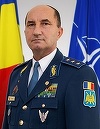 Preşedintele Iohannis a semnat decretul prin care l-a trecut în rezervă pe şeful Statului Major al Forţelor Aeriene, Viorel Pană 