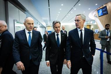 Jens Stoltenberg şi Mircea Geoană, întâlnire cu Antony Blinken, înaintea reuniunii miniştrilor de Externe NATO – S-a discutat despre priorităţile Alianţei / Geoană: NATO va continua să răspundă tuturor provocărilor şi ameninţărilor