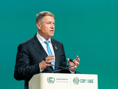 COP 28 - Iohannis: România are unele dintre cele mai scăzute emisii pe cap de locuitor din UE / Până în 2050, 86% din mixul energetic naţional va fi fi energie regenerabilă /Educaţia privind clima şi mediul, din ce în ce mai importantă în programa şcolară
