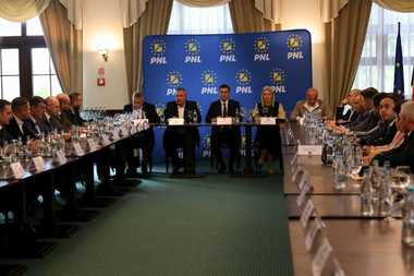 Şedinţă la PNL pe tema bugetului de stat pe 2024: Liberalii vor susţine o creştere de 20% a salariilor profesorilor, anul viitor, şi o majorare de 60% a bugetului la Dezvoltare - surse