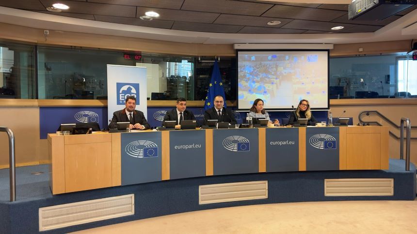 George Simion, la Bruxelles: Până acum politicienii noştri nu s-au preocupat cum ar fi trebuit de drepturile românilor care locuiesc în străinătate
