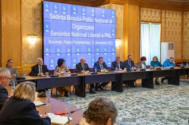 Lucian Bode, întâlnire cu Organizaţia Seniorilor Naţional Liberali: În 2024 ne luăm angajamentul să nu introducem noi taxe şi impozite, dar şi să susţinem investiţiile