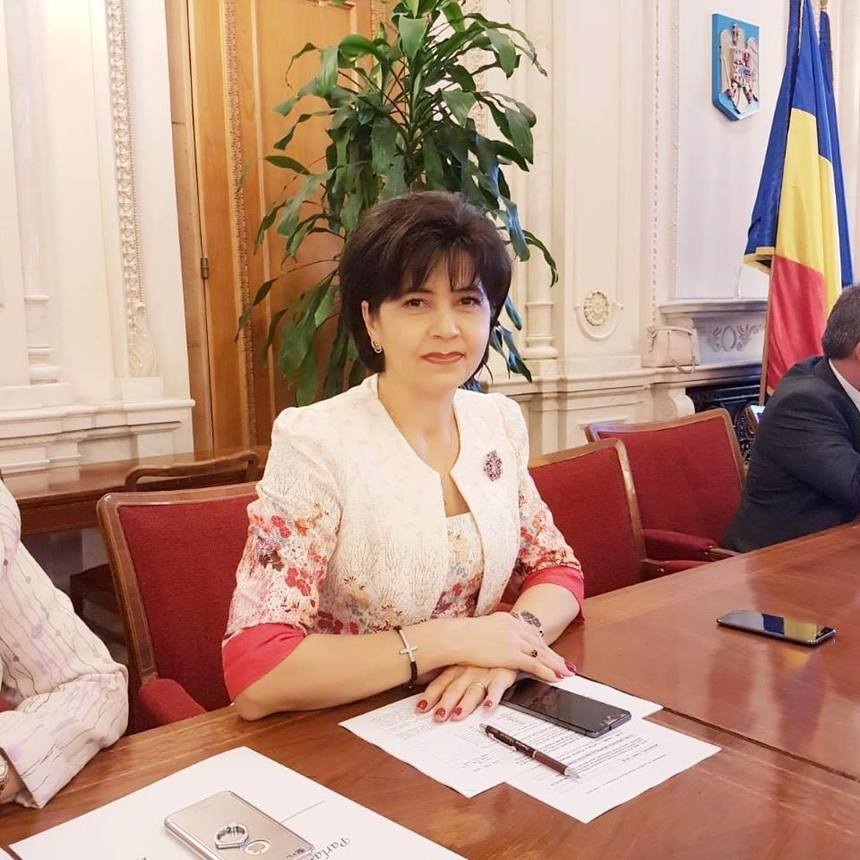 Doina Federovici, după descinderile DNA la sediul CJ Botoşani: Le-am pus la dispoziţie tot ce au solicitat, nu s-au ridicat înscrisuri / Despre percheziţiile la sediul PSD: Probabil pentru că am şi calitate politică