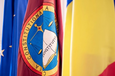Legea care obligă comercianţii, care oferă servicii de alimentaţie publică, să obţină un acord de funcţionare de la primărie, neconstituţională