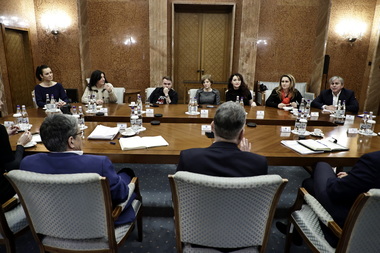 Premierul Marcel Ciolacu, consultări cu ONG-urile, în contextul modificărilor fiscale cu privire la regimul sponsorizărilor: Formularul D177 va rămâne în vigoare, iar data până la care va putea fi utilizat de companii este 25 mai a anului