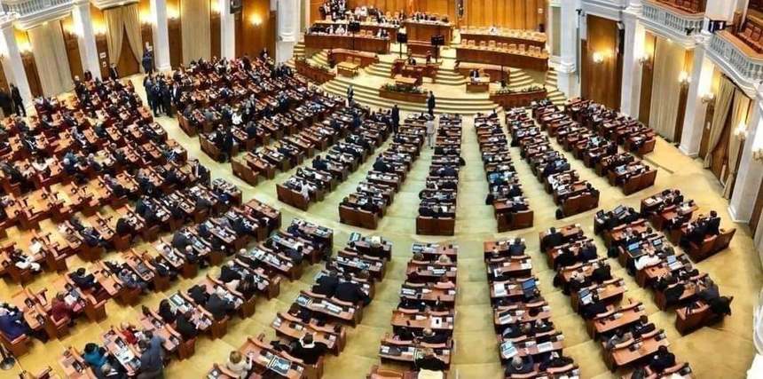 Legea bugetului de stat pe 2024 intră de luni în dezbaterea Parlamentului. Miercuri este programat votul final