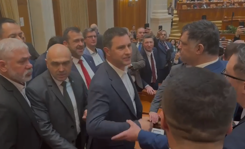 Tanczos Barna (UDMR), despre scandalul de la dezbaterea bugetului: E inacceptabil ca într-un Parlament democratic să apară asemenea indivizi / Am făcut sesizări deja, i-am spus lui Dan Tănasă de la AUR că e o ruşine pentru ţara asta