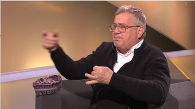 Mircea Dinescu: Dacă Ceauşescu trăia, la anul ieşea preşedinte cu 90%. Nici Marx n-a prevăzut că după comunism va veni capitalism făcut de activişti de partid şi de securişti. Şi ceva bişniţari rătăciţi - VIDEO
