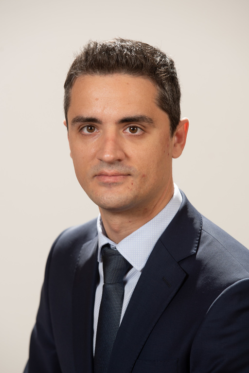 Senatorul neafiliat Cosmin-Marian Poteraş a depus un proiect care majorează amenzile aplicate pentru nedepunerea declaraţiilor de avere şi interese la sume între 2.000 şi 6.000 lei