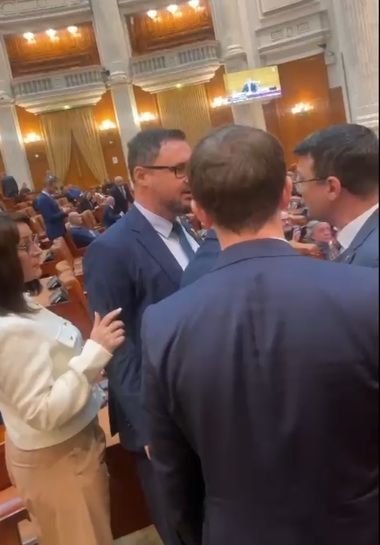Deputatul Szabo Odon, sesizare disciplinară pe numele deputatului AUR Dan Tanasă, după scandalul din plen de la dezbaterea bugetului pe 2024 / Sebastian Cernic, de la USR, îl acuză pe Daniel Ghiţă (PSD) că l-a agresat fizic şi verbal
