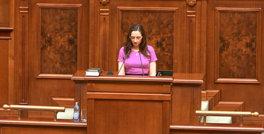 Senatoarea Rodica Boancă spune că soţul ei a făcut sesizare la DNA privind modul în care AUR a cheltuit banii din subvenţie, pentru caravana medicală, în spatele căreia se află o fundaţie condusă de un deputat AUR, şi care a primit 11 milioane de lei