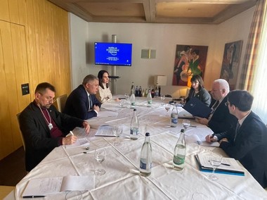 Ucraina a început la Davos negocierile cu România pentru un acord bilateral de securitate 