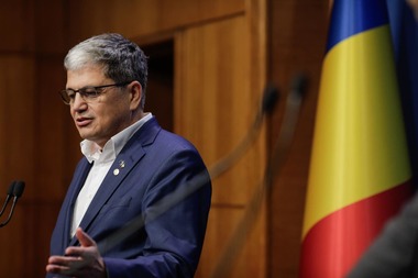 Boloş, întrebat dacă preferă Biserica faţă de politică: Da, de departe! Aleg biserica, da!/ E mare lucru că în România avem în coaliţia de guvernare oameni care sunt aproape de Dumnezeu