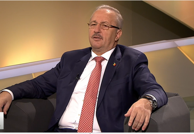 Vasile Dîncu: PSD nu susţine comasarea alegerilor. Dacă vom hotărî şi noi să acceptăm anumite scenarii, sigur că va fi în funcţie de avantajele pe care le-am putea avea

