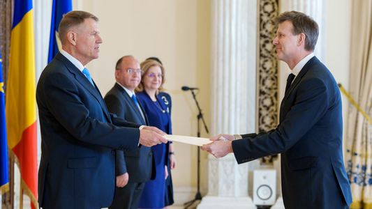 Opt ambasadori, primiţi de preşedintele Klaus Iohannis cu ocazia prezentării scrisorilor de acreditare