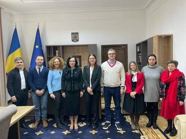 Ministrul Muncii, Simona Bucura Oprescu, întâlnire cu reprezentanta UNICEF pentru România, Anna Riatti: S-a convenit că UNICEF se va implica şi în elaborarea legislaţiei secundare pe pachetul de legi privind reforma asistenţei sociale
