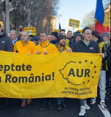 UPDATE - Preşedintele Consiliului Judeţean Suceava Gheorghe Flutur, contestat vehement de către susţinători AUR, într-un miting care are loc duminică după-amiază / Reacţia lui Gheorghe Flutur. Ce propunere are pentru liderul AUR George Simion - FOTO
