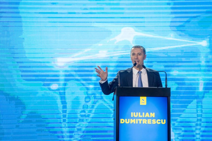 Iulian Dumitrescu, plasat sub control judiciar de DNA, anunţă că demisionează din toate funcţiile deţinute în PNL