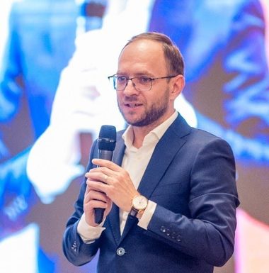 Primarul din Botoşani s-a autosuspendat din toate funcţiile deţinute în PSD / Cosmin Andrei: Voi pune la dispoziţia organelor de anchetă toate informaţiile care mi se vor solicita, astfel încât situaţia să se lămurească în cel mai scurt timp posibil

