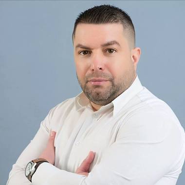 USR Galaţi analizează, juridic, incompatibilitatea primarului comunei Smârdan Silviu Zinica, ales pe listele USR-PLUS şi care a anunţat că va candida la alegeri din partea PSD