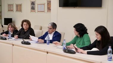 Marcel Boloş, întâlnire cu Asociaţia Oraşelor din România / Ministrul Finanţelor a insistat pe menţinerea ritmului de creştere a investiţiilor şi i-a încurajat pe primari să se concentreze pe accesarea finanţărilor din noua perioadă de programare