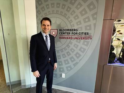 Sebastian Burduja, la Harvard, la Centrul Bloomberg pentru Oraşe, care are un program unic în lume pentru pregătirea a 40 de primari: Bucureştiul este eligibil, vom aplica în 2025, pentru a avea acces la cele mai bune minţi din lume