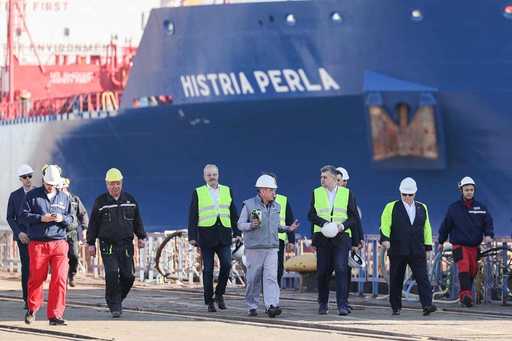 Marcel Ciolacu: Industria românească există şi se dezvoltă. Anul trecut am exportat mai mult cu 1,3% / Voi propune marilor investitori un parteneriat care să aibă drept obiectiv creşterea numărului de locuri în învăţământul dual