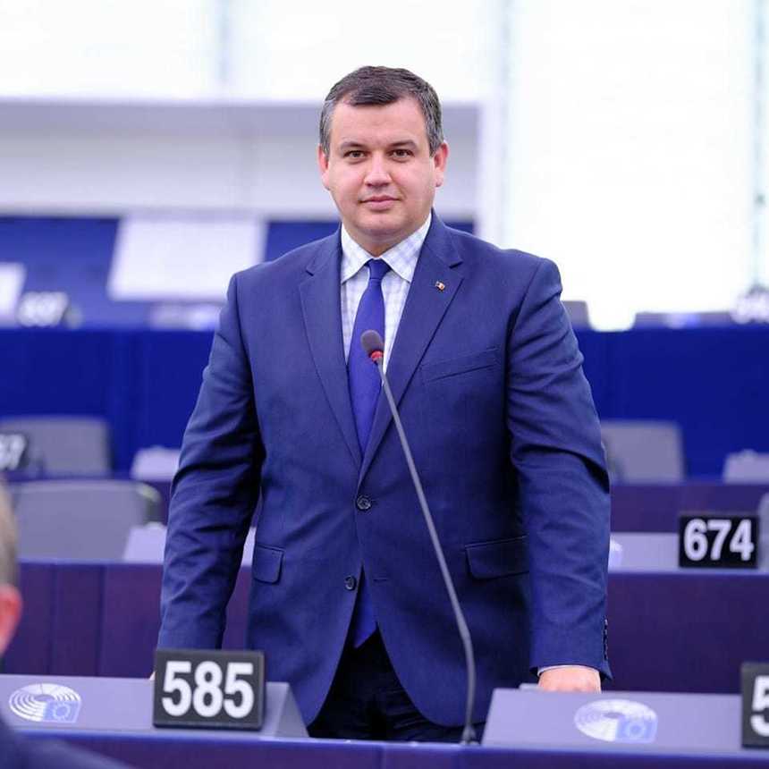 Eugen Tomac: Toate voturile lui Traian Băsescu, în 2024, în Bucureşti, vor merge către primarul general Nicuşor Dan / PSD şi PNL cred că ţara poate fi împărţită doar prin înţelegeri în birourile lor / Suntem o forţă pregătită de o bătălie mare