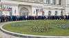 AUR: Peste 150 de primari, viceprimari, consilieri locali şi judeţeni din PNL şi PSD au venit alături de noi, în semn de protest faţă de negocierile pentru comasarea alegerilor / Protest anunţat şi în faţa Autorităţii Electorale Permanente