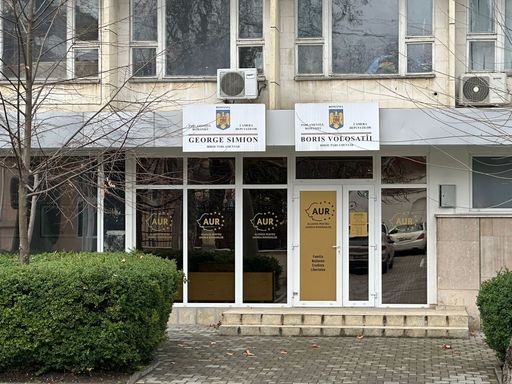 REPER sesizează Camera Deputaţilor, acuzându-l pe liderul AUR George Simion că are un birou parlamentar ilegal în Chişinău
