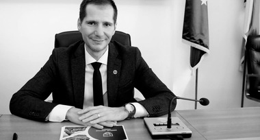 UPDATE - Preşedintele Consiliului judeţean Vrancea, liberalul Cătălin Toma, în vârstă de 46 de ani, a murit / Ciucă: Era unul dintre politicienii tineri ai partidului, plini de energie, de curaj, de bunăvoinţă
