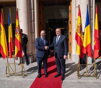 Nicolae Ciucă: Românii din Spania pot avea, din acest an, dublă cetăţenie 