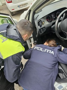 Prefectul de Olt anunţă că a găsit un dispozitiv de localizare prin GPS montat pe maşina sa / Plângere la Poliţie / Mesaj pentru ”vătafii care calcă totul în picioare în Slatina”