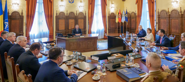 CSAT a dispus măsuri de întărire a Forţelor Armate Române, inclusiv prin asigurarea cadrului legal adecvat / Situaţia de securitate din vecinătatea estică continuă să fie ameninţată de atacurile Rusiei