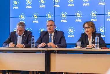 Liberalii au votat comasarea alegerilor şi listele comune cu PSD la europarlamentare cu 58 de voturi pentru, 5 împotrivă, 2 abţineri - surse
