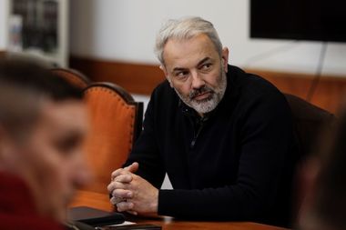 Liderii coaliţiei susţin că nu au discutat nimic despre schimbarea directorului APIA  - Ciucă: Ţine nemijlocit de activitatea internă la Ministerul Agriculturii / Ciolacu: Nu am auzit ca vreodată eu cu domnul Ciucă să fi împărţit funcţiile publice