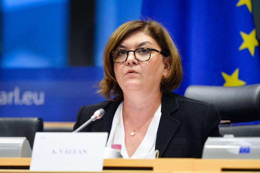 Nicolae Ciucă: Ne dorim ca lista comună pentru europarlamentare să aibă în frunte o femeie/ Adina Vălean, pe listă din partea PNL