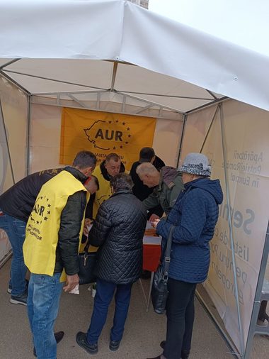 AUR a demarat campania de strângere de semnături pentru alegerile europarlamentare din 9 iunie

