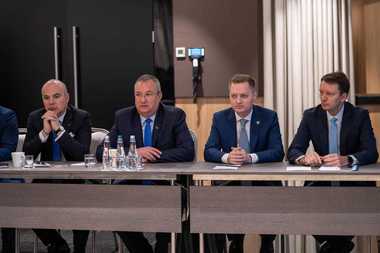 Nicolae Ciucă: Încă din 2022 România a pus la dispoziţie un fond de 100 milioane de euro pentru R. Moldova/ Am discutat un proiect de lege care vizează finanţarea primăriilor din România pentru proiectul de înfrăţire cu primării din R. Moldova