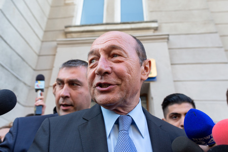 Traian Băsescu, întrebat dacă mai candidează la alegerile europarlamentare: Categoric nu, e cap de linie / Mi-am făcut o fundaţie