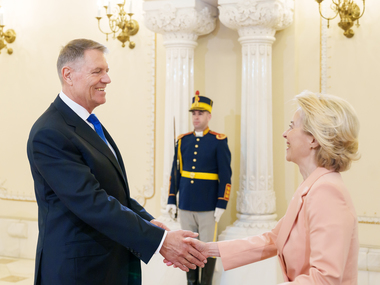 Ursula von der Leyen, la Bucureşti: Suntem atât de mândri de Klaus Iohannis, pentru conducerea României, pentru sprijinul pe care l-a oferit şi pentru faptul că este un extraordinar european