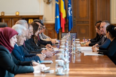 Nicolae Ciucă, întâlnire cu o delegaţie din partea Parlamentului Republicii Irak: Baghdadul poate conta pe sprijinul nostru în reformarea instituţiilor statului, dar şi în reconstrucţia economică a ţării