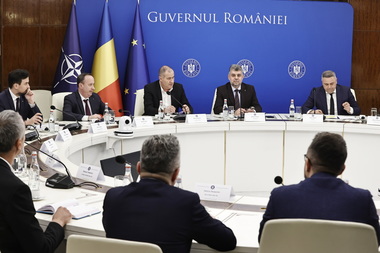 Premierul Ciolacu s-a întâlnit cu reprezentanţi ai lanţurilor de magazine autohtone şi ai distribuţiei din comerţul cu bunuri alimentare: Vrem să le oferim produselor româneşti şanse egale pe piaţă cu produsele de import