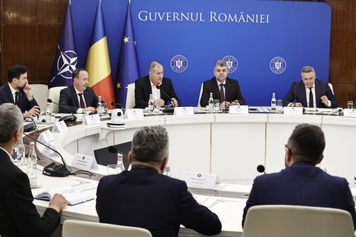 Premierul Ciolacu s-a întâlnit cu reprezentanţi ai lanţurilor de magazine autohtone şi ai distribuţiei din comerţul cu bunuri alimentare: Vrem să le oferim produselor româneşti şanse egale pe piaţă cu produsele de import