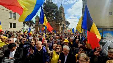 George Simion, la Craiova: Timp de 4 luni o să avem primari pe funcţie, cum este Lia Olguţa Vasilescu şi primari aleşi, cum va fi Marian Vasile / Singurul motiv pentru care ei fac aceste alegeri comasate este frica de voi, de popor