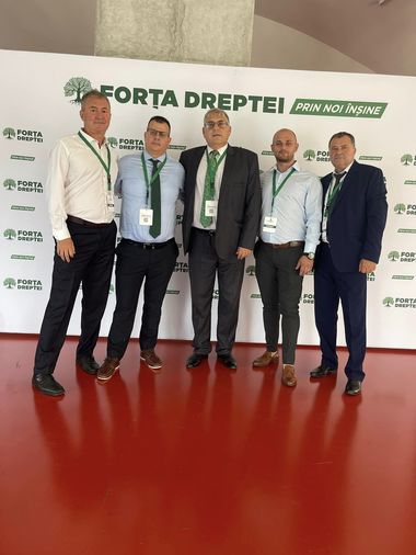  Preşedintele Organizaţiei Forţa Dreptei Sălaj a demisionat din partid, împreună cu secretarul general şi alţi 342 de membri / Motivul, direcţia actuală a partidului si Alianţa Dreapta Unită, care nu mai corespunde cu viziunea şi valorile lor