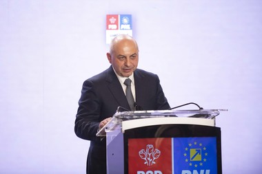Cătălin Cîrstoiu: Eu cred că trebuie statutat legal, şi asta e o prioritate a Capitalei, o lege a ei de organizare şi funcţionare. Nimeni nu e preocupat să spună care sunt atribuţiile clare ale primarului general, ale primarului de sector