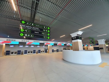 Social-democraţii ieşeni îi cer directorului Aeroportului să nu politizeze evenimentul de inaugurare a noului terminal: Aeroportul Iaşi este un teritoriu european, nu maidanul penalului Alexe Costel